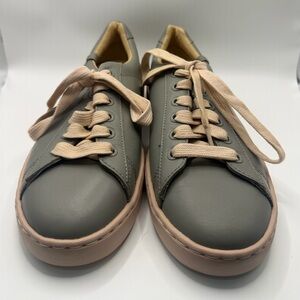 Vionic Gray and Beige Leather Sneakers
